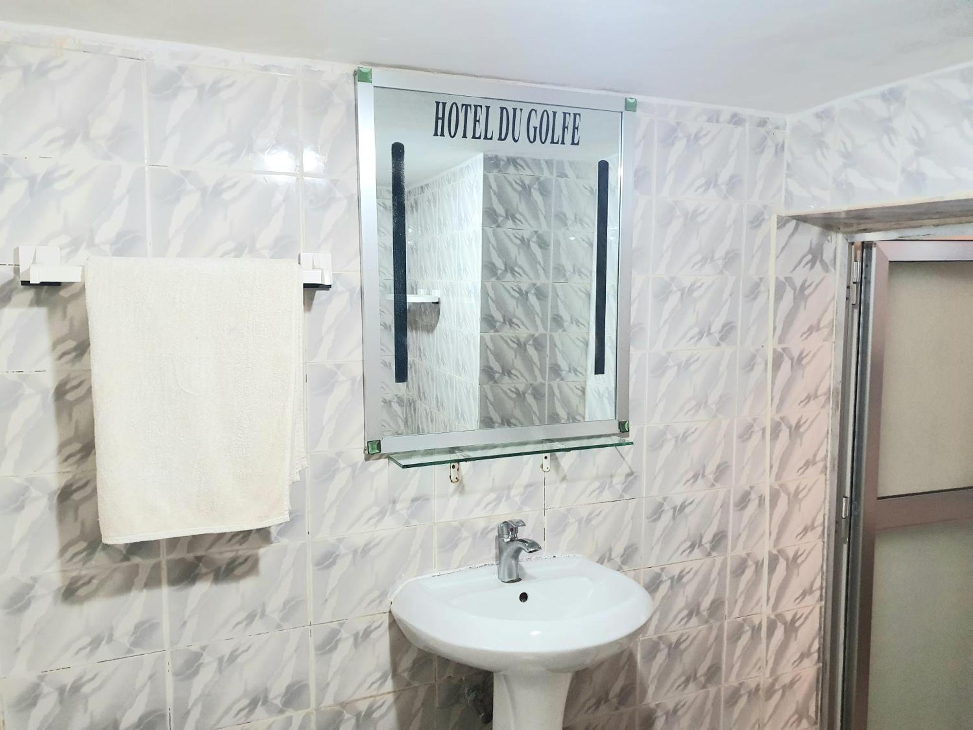 Hotel Du Golfe De Guinee โคนาครี ภายนอก รูปภาพ