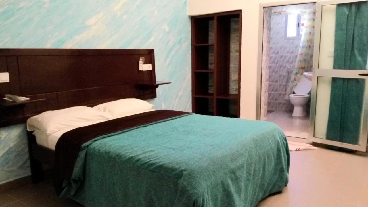 Hotel Du Golfe De Guinee โคนาครี ภายนอก รูปภาพ